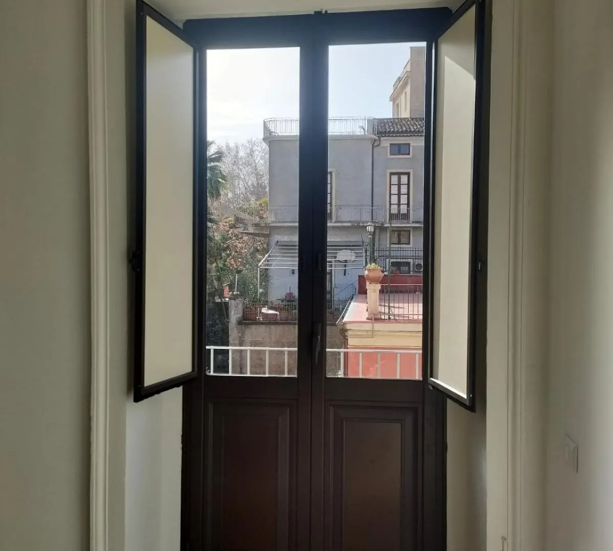 Hibiscus - Etnea Rooms CTA Italia